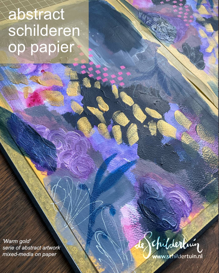 detailfoto van abstract artwork op papier met paars, roze, donkerblauw en goud