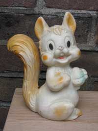 eekhoorn, oud piepbeestje foto van een oud piepbeestje, een eekhoorn