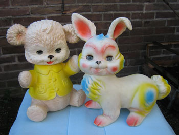 piepbeesten XL foto van twee piepbeest, een beer en een konijn